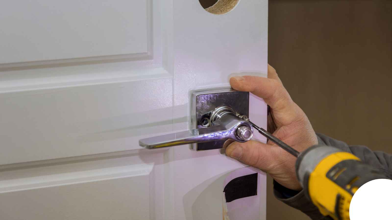 Locksmith in Orlando, FL — Charles Broken Key Extraction Orlando Locksmith in Orlando, FL — Charles Broken Key Extraction Orlando