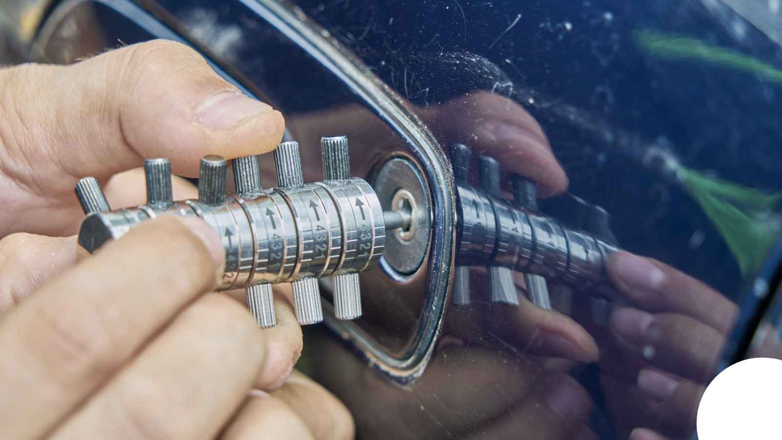 Locksmith in Orlando, FL — Charles Broken Key Extraction Orlando Locksmith in Orlando, FL — Charles Broken Key Extraction Orlando
